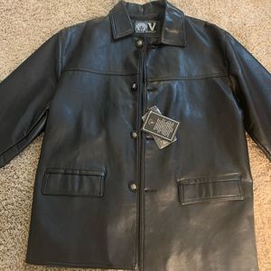 Authentic leather coat with medusa details